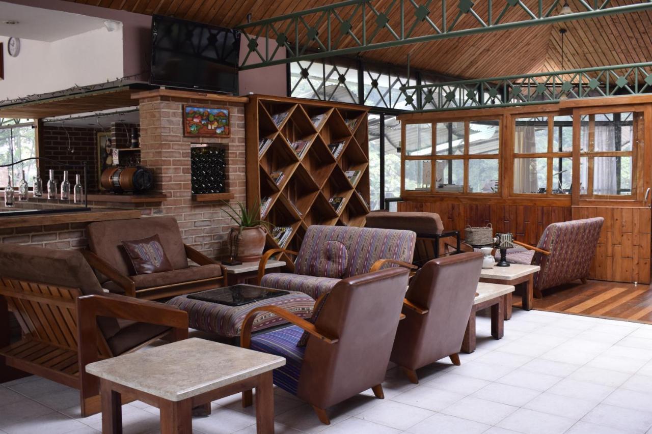 Park Hotel Santa Cruz Verapaz Exteriör bild