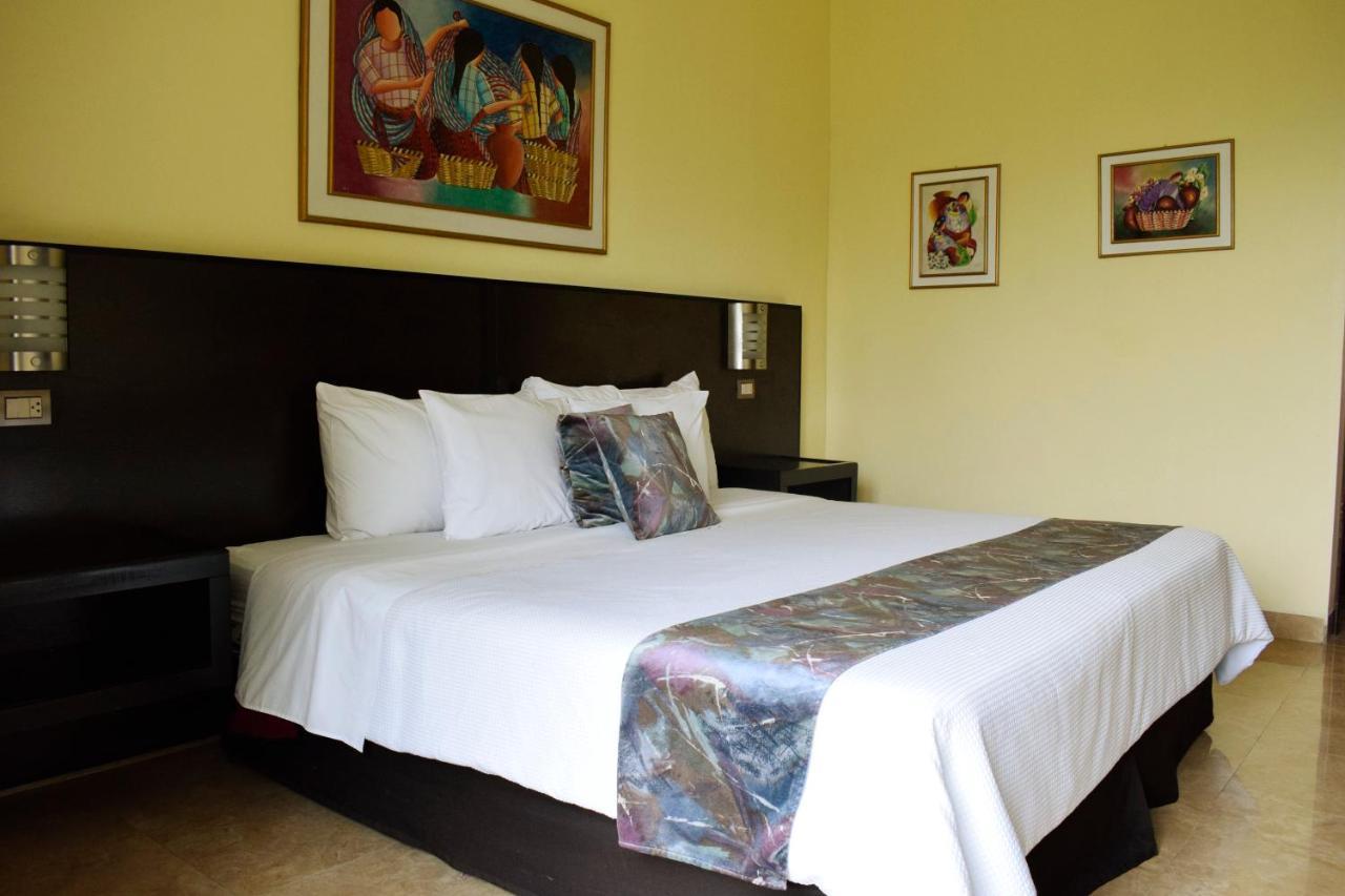 Park Hotel Santa Cruz Verapaz Exteriör bild