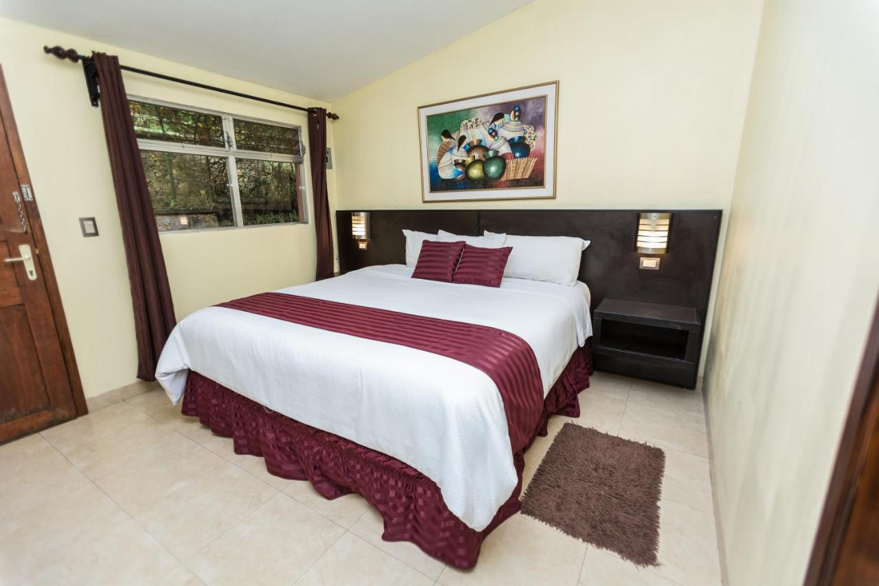 Park Hotel Santa Cruz Verapaz Exteriör bild