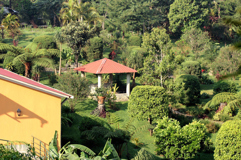 Park Hotel Santa Cruz Verapaz Exteriör bild