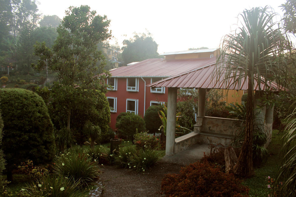Park Hotel Santa Cruz Verapaz Exteriör bild